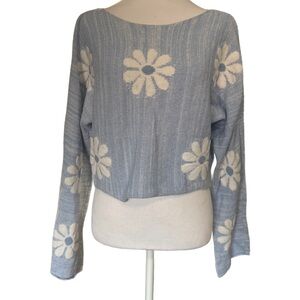 Altar’d State Cropped Knit Daisy Sweater White Blue Medium